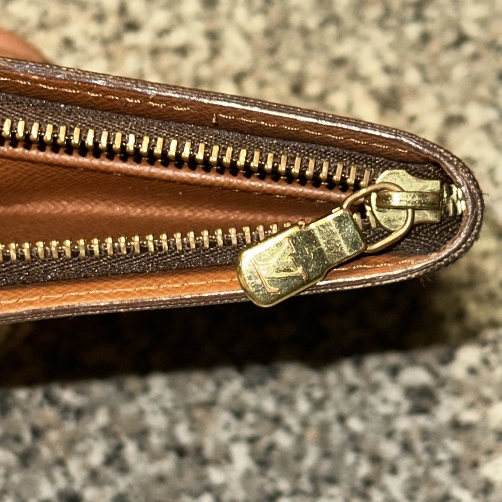 Louis Vuitton Long Zippy Wallet - Picture 12 of 12